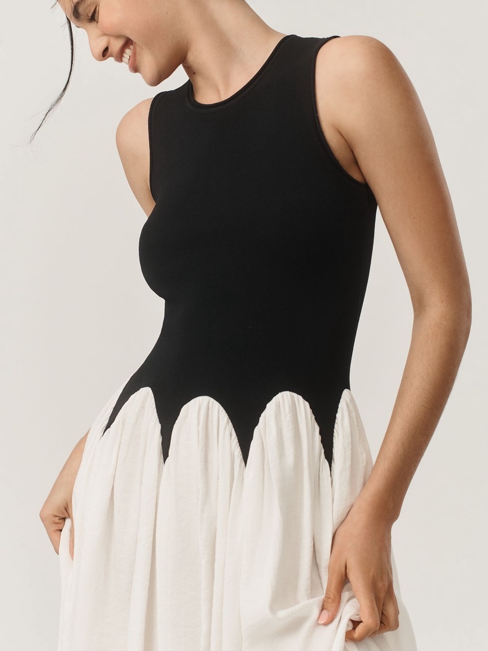 Siempre Michelle Sleeveless Colorblock Midi Dress